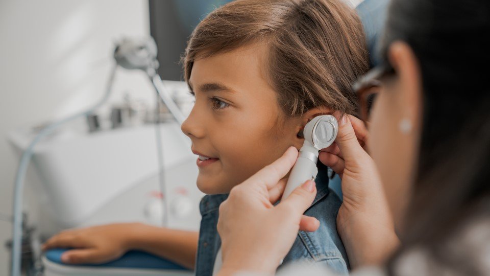 Cuándo hacer una revisión auditiva infantil