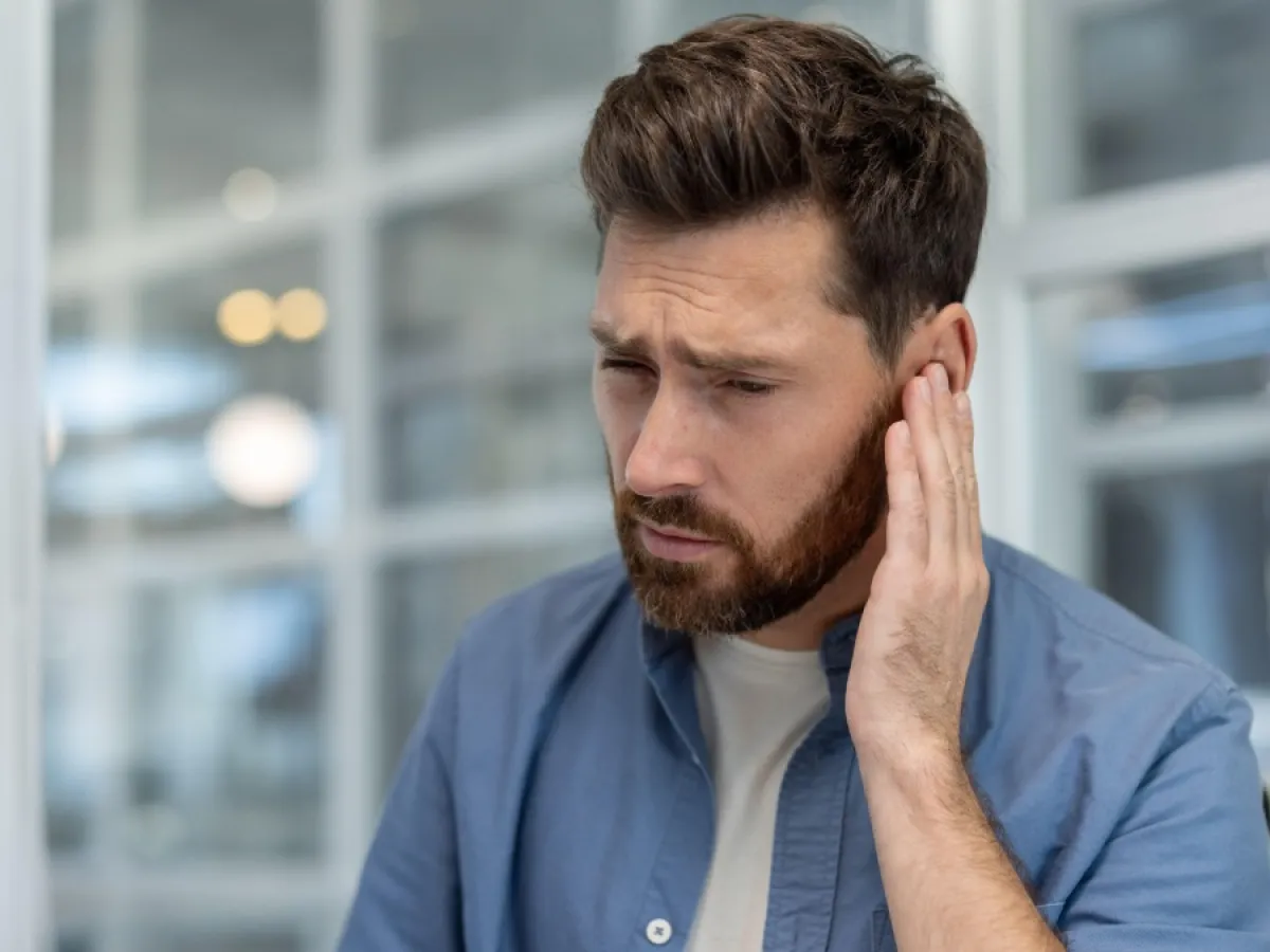 ¿Oyes pero no entiendes? Qué hacer si notas que oyes peor en reuniones o ambientes con ruido