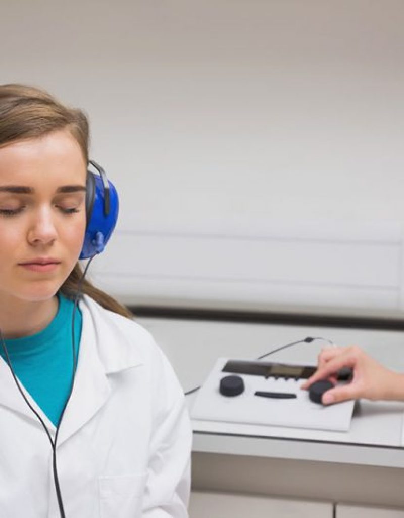 Qué pruebas se realizan en un estudio auditivo completo